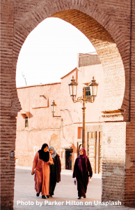 Dita 30. Marokenët arabë në Marok (moh-RAH-kuhn)